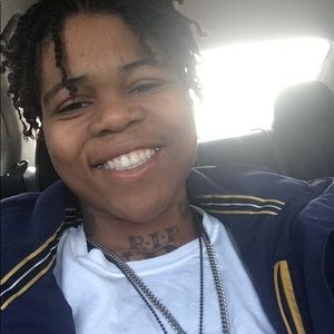 Meet your Posher, Nafeisa